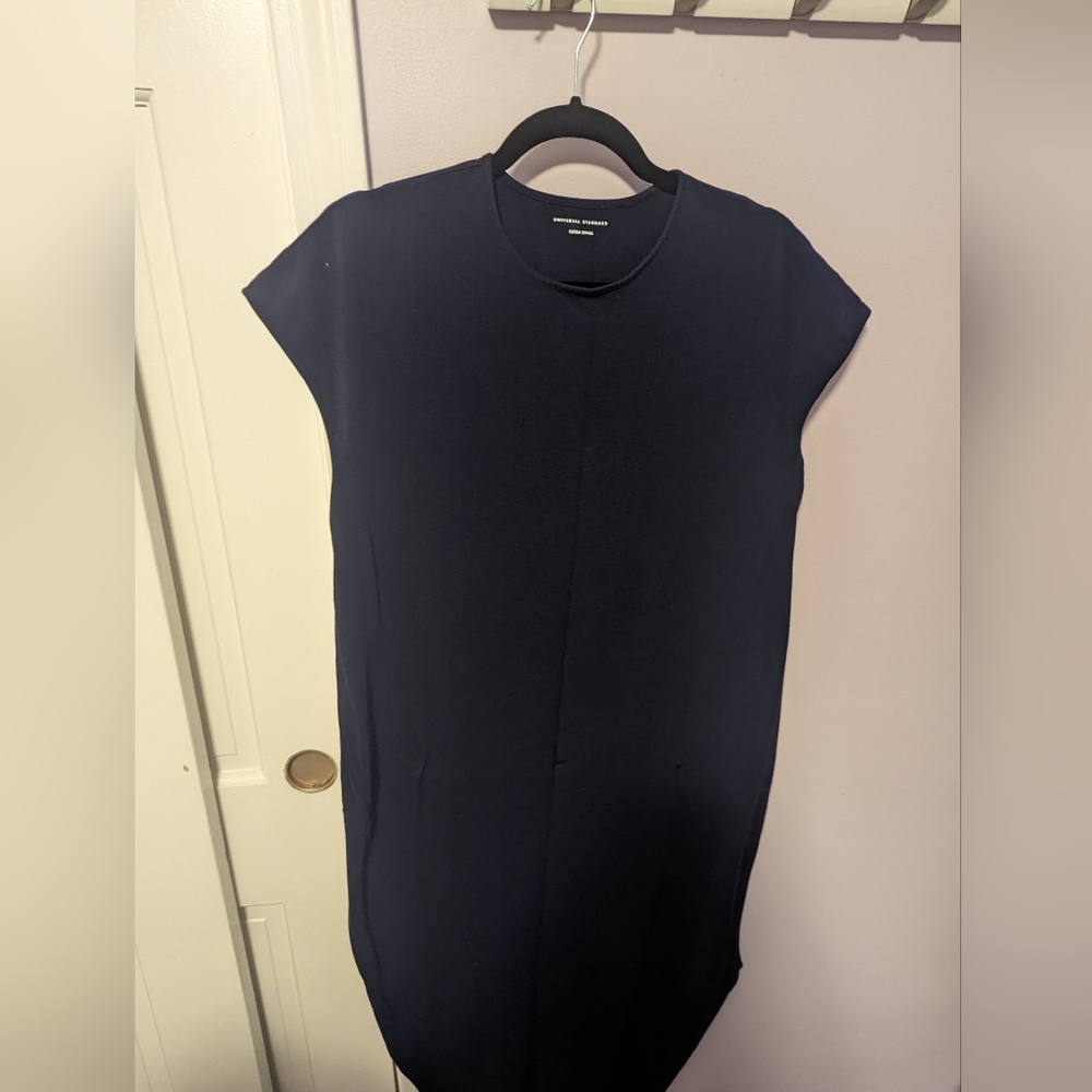 EUC Navy crew neck Geneva Dress. US size XS (10-12)
